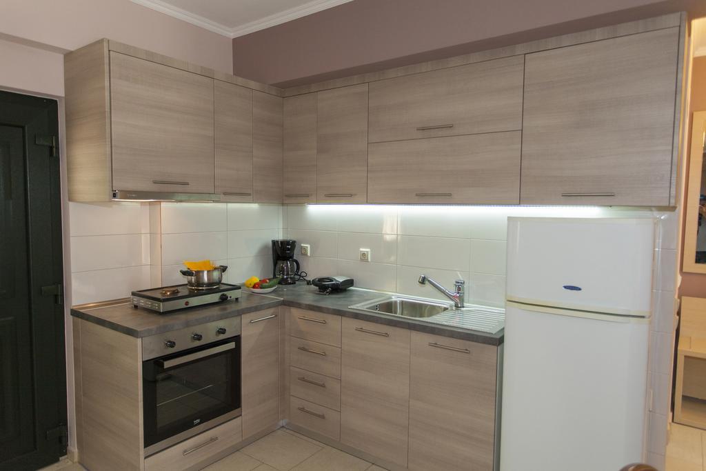 Aparthotel Oasis Exclusive Parga Esterno foto