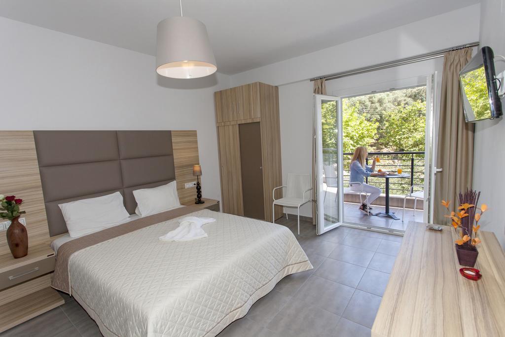 Aparthotel Oasis Exclusive Parga Esterno foto