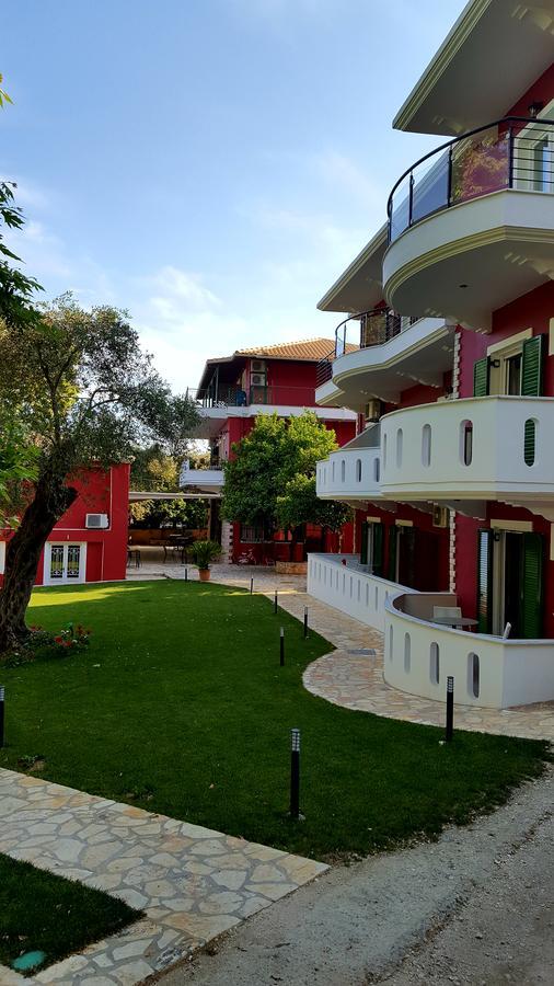 Aparthotel Oasis Exclusive Parga Esterno foto
