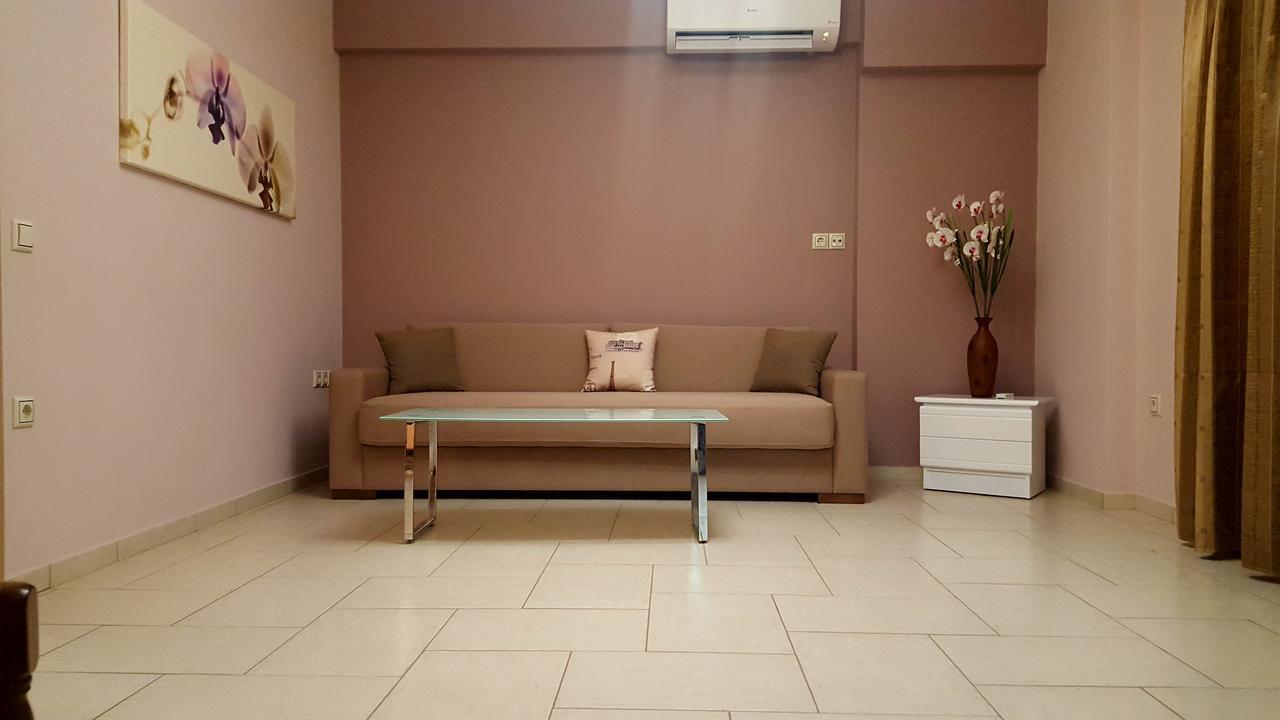 Aparthotel Oasis Exclusive Parga Esterno foto