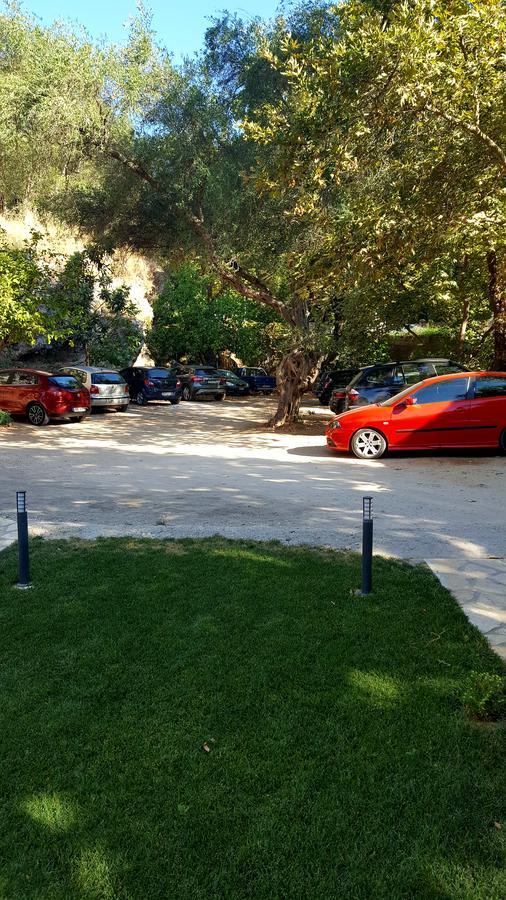 Aparthotel Oasis Exclusive Parga Esterno foto