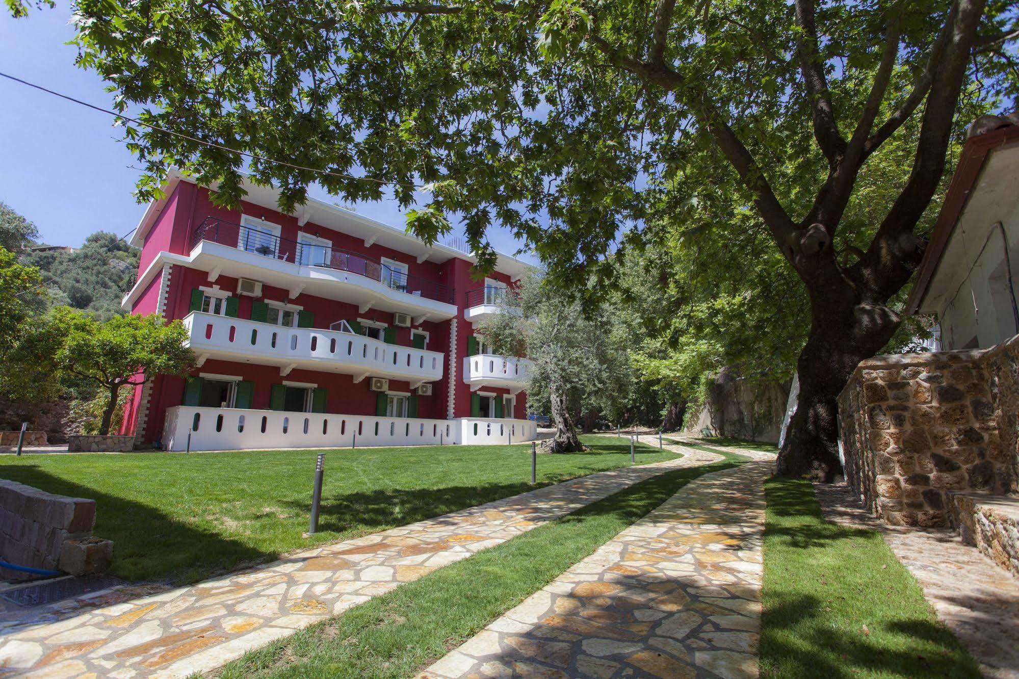 Aparthotel Oasis Exclusive Parga Esterno foto